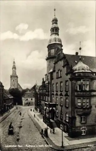 Ak Kamienna Góra Landeshut Riesengebirge Schlesien, Rathaus, katholische Kirche
