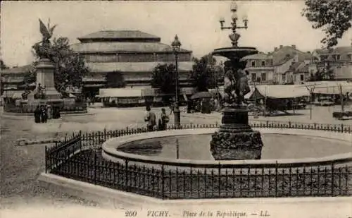 Ak Vichy Allier, Place de la Republique