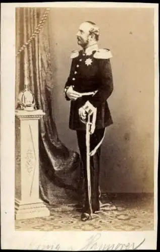 CdV Georg V, König von Hannover, Standportrait in Uniform