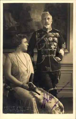 Foto Ak Kaiser Wilhelm II. im Exil, Kaiserin Hermine, Reuß, signiert