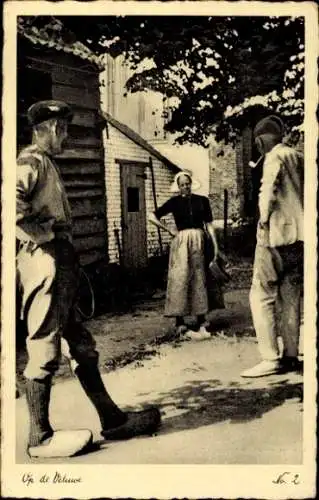 Ak Op de Veluwe, Niederländische Volkstrachten