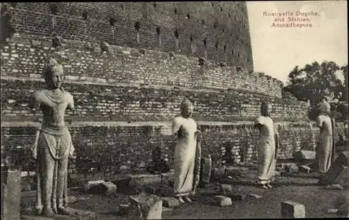 Ak Ceylon Sri Lanka, Anuradhapura, Ruanwella Dagoba und Statuen