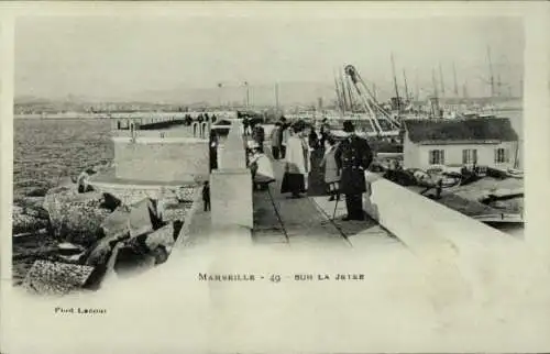Ak Marseille Bouches du Rhône, Auf dem Jetee