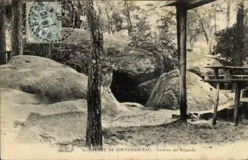 Ak Forêt de Caruelle Fontainebleau Val d´Oise, Caverne des Brigands