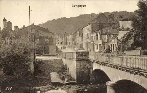 Ak Longuyon Meurthe et Moselle, Brücke, Soldat