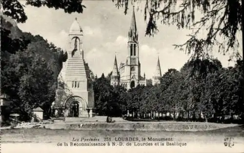 Ak Lourdes Hautes Pyrénées, Le Monument de la Reconnaissance a N.-D. de Lourdes, La Basilique