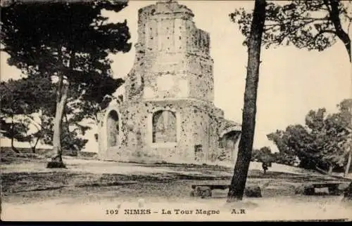 Ak Nîmes Gard, La Tour Magne