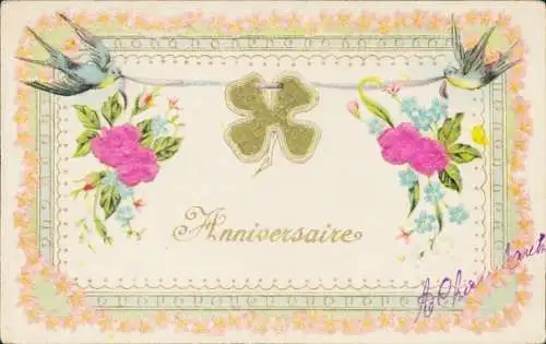 Stoff Präge Ak Kitsch, Schwalben, Blumen, Glücksklee