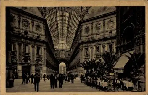 Ak Milano Mailand Lombardia, Galleria Vittorio Emanule 2., Innenansicht