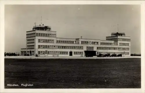 Ak Oberwiesenfeld München, Flughafen