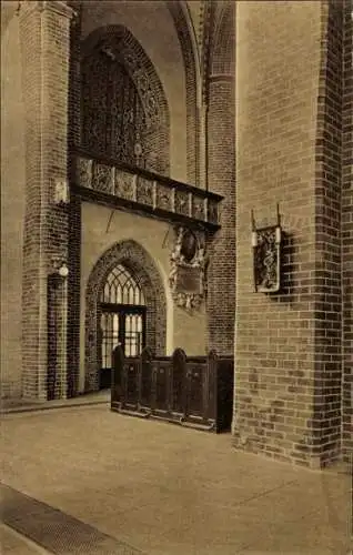 Ak Lüneburg in Niedersachsen, St. Johanniskirche, Blick gegen den Barbarachor