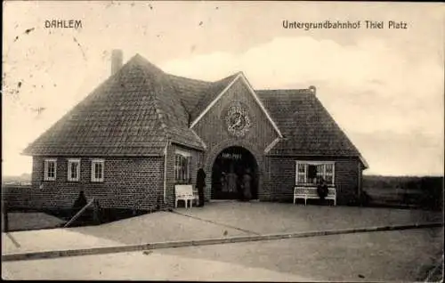 Ak Berlin Zehlendorf Dahlem, Untergrundbahnhof Thiel Platz