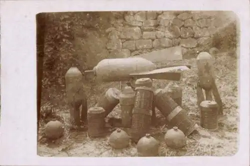 Foto Ak I. WK, Mordwerkzeuge, Kriegsbeute, Armee