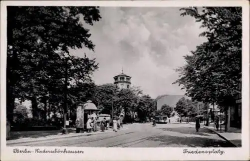 Ak Berlin Pankow Niederschönhausen, Friedensplatz, Straßenbahn