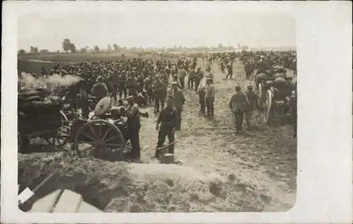 Foto Ak Deutsche Soldaten in Uniformen, Landwehr Feldart. Rgt. 4, I WK