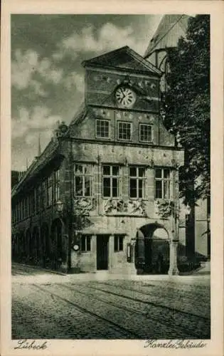 Ak Hansestadt Lübeck, Kanzlei Gebäude, Uhr