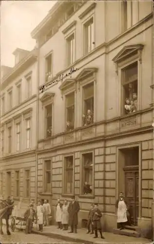 Foto Ak Wuppertal in Nordrhein Westfalen, Wohnhaus, Anwohner