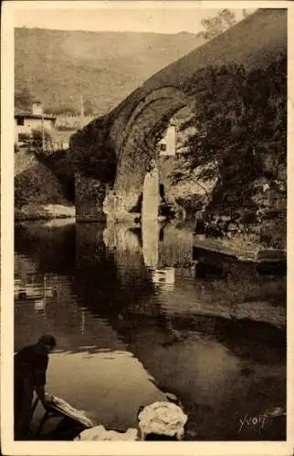Ak Bidarray Pyrénées Atlantiques, Ombres et lumieres sur la Nive