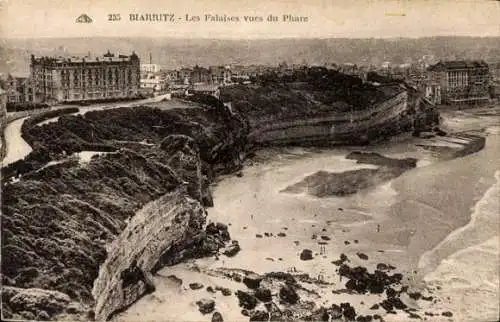 Ak Biarritz Pyrénées Atlantiques, Les Falaises vues du Phare