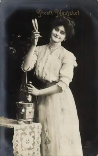 Ak Glückwunsch Neujahr, Frau, Sektglas