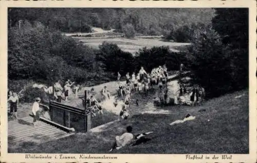 Ak Weilmünster im Taunus, Partie am Kindersanatorium, Kinder baden in der Weil