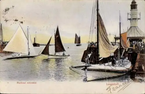 Ak Lowestoft Suffolk England, Hafeneinfahrt