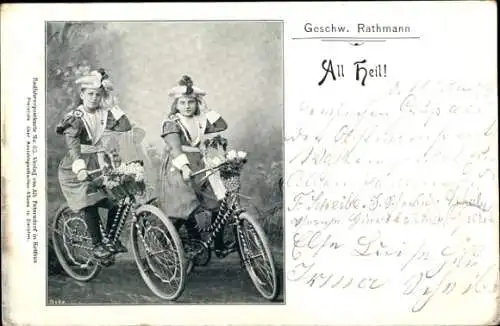 Ak Geschwister Rathmann, All Heil, Mädchen auf Fahrrädern