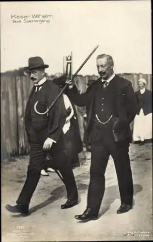 Ak Kaiser Wilhelm II., Bei einem Spaziergang, Gehstock