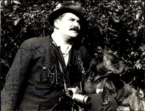 Ak Schauspieler Günther Lotze, Portrait, Autogramm, Hund, Kamera