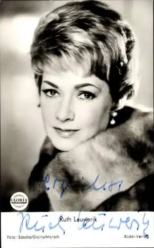 Ak Schauspielerin Ruth Leuwerik, Portrait, Gloria Film, Autogramm, Film Ein Alibi zerbricht