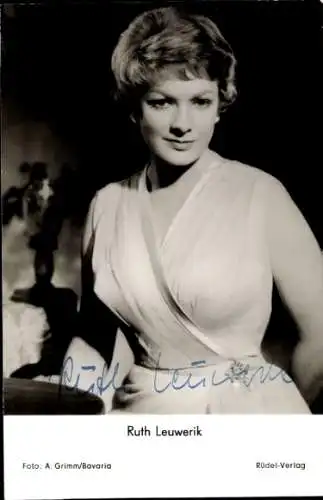 Ak Schauspielerin Ruth Leuwerik, Portrait, Film Die ideale Frau, Autogramm