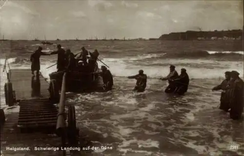 Ak Nordseeinsel Helgoland, Schwierige Landung auf der Düne