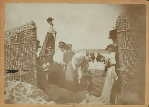 Foto Insel Sylt in Nordfriesland, Familie Carr und Billink am Strand 1897