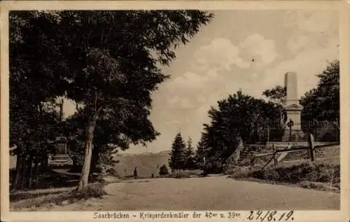 Ak Saarbrücken im Saarland, Kriegerdenkmäler der 40er und 39er