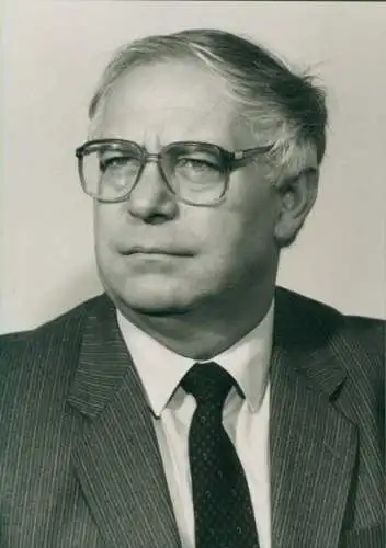 Foto Dr. Ernst F. Beuler, Vorstandsmitglied Qualitätssicherung, Audi Nsu Auto Union AG