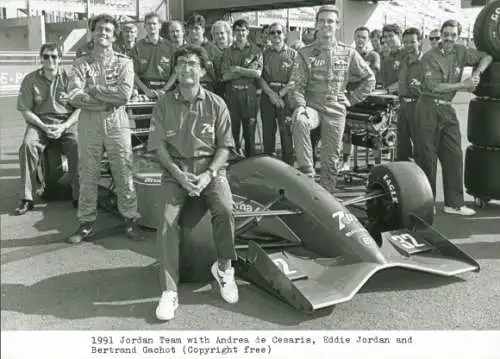 Foto Motorrennsport, Jordan Team, Andrea de Cesaris, Eddie Jordan, Bertrand Gachot