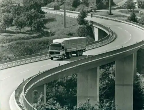 Foto Auto, Mercedes-Benz, Transportfahrzeug