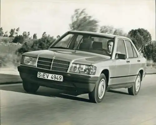 Foto Auto, Mercedes-Benz 190/190 E, Autokennzeichen SEV 4949