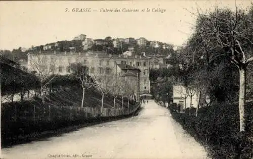 Ak Grasse Alpes Maritimes, Entree des Casernes et le College