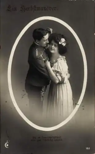 Ak Deutscher Soldat in Uniform, Frau, Husar, Liebespaar, Herbstmanöver