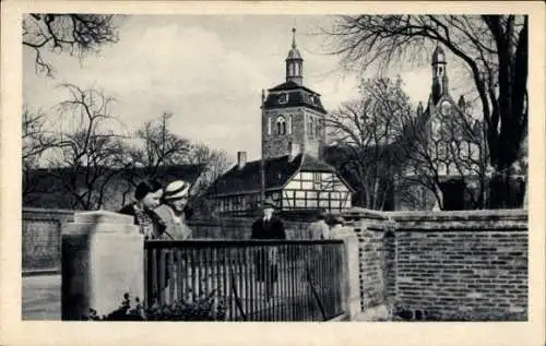 Ak Luckenwalde in Brandenburg, Blick zum Marktturm und Johanniskirche