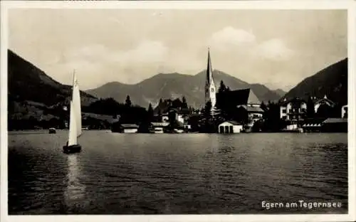 Ak Egern am Tegernsee Oberbayern, Teilansicht, Segelboot