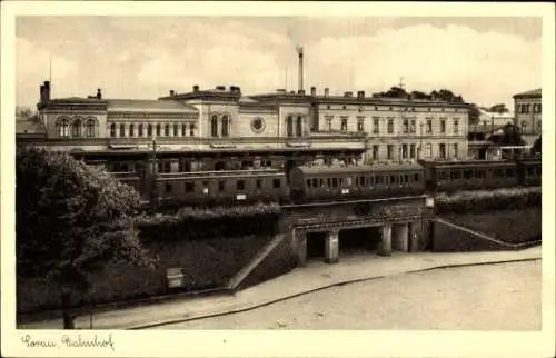 Ak Żary Sorau Niederlausitz Ostbrandenburg, Bahnhof, Gleisseite, Unterführung