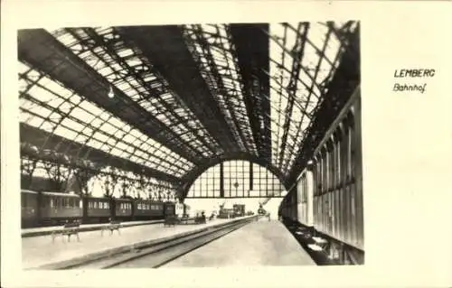 Foto Ak Lwiw Lwów Lemberg Ukraine, Bahnhof, Gleisseite