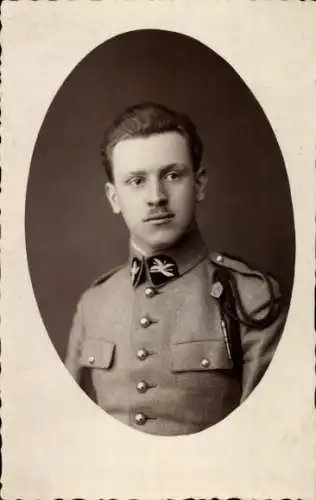 Foto Ak Französischer Soldat in Uniform, Schützenschnur, Portrait
