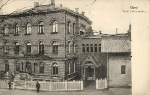 Ak Greiz im Vogtland, Fürstliches Lehrerseminar, Straßenansicht