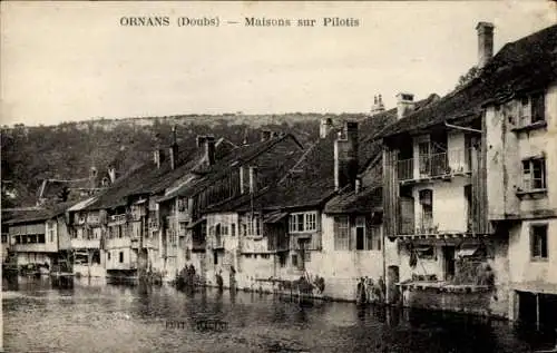 Ak Ornans Doubs, Maisons sur Pilotis