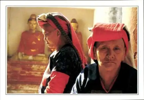 Ak Rangun Rangun Myanmar, Shwedagon, Padarungs Frauen im Gebet