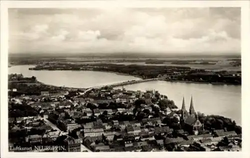 Ak Neuruppin in Brandenburg, Fliegeraufnahme, Kirche, Panorama
