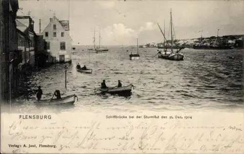 Ak Flensburg in Schleswig Holstein, Schiffbrücke bei der Sturmflut 31.12.1904